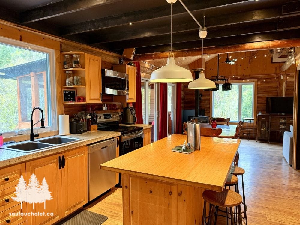 Salons & salle à manger — chalet Le Ruisseau, Mandeville